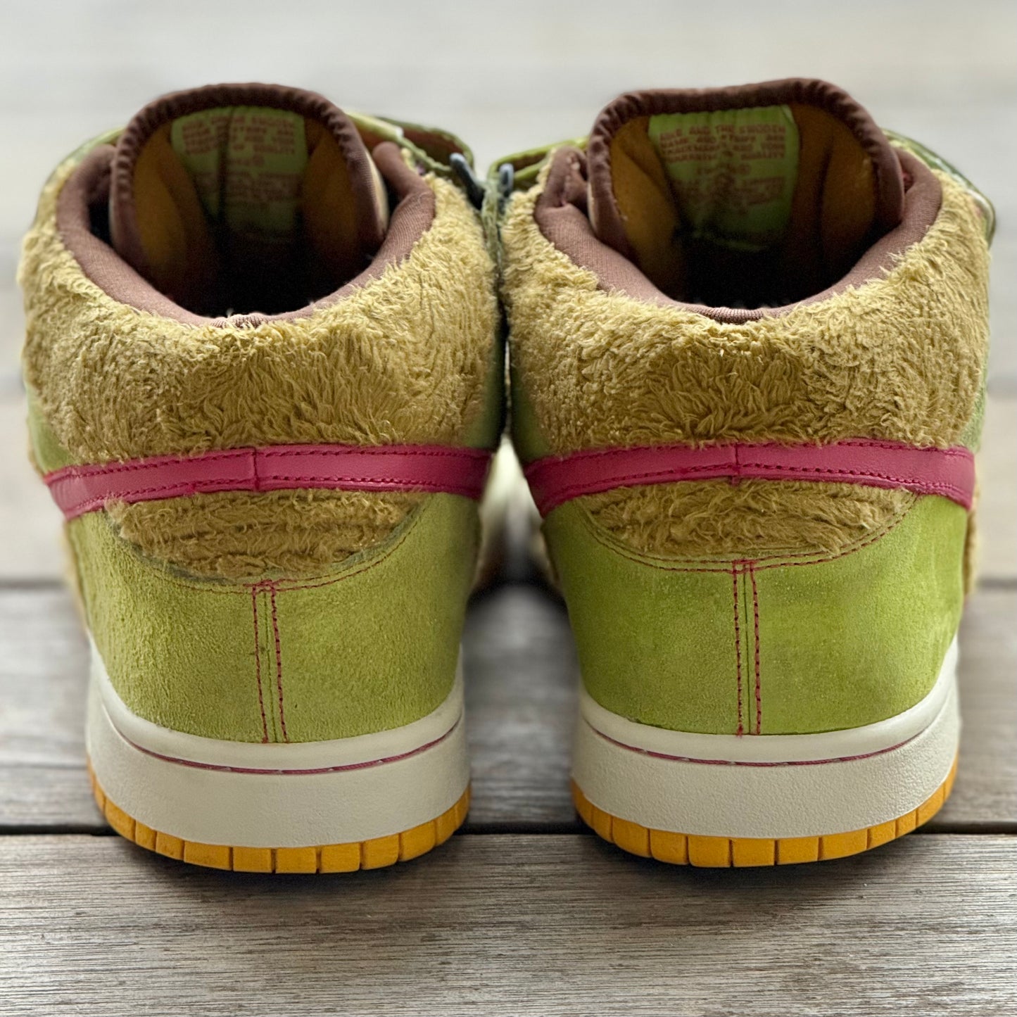 Nike SB Dunk Mid Three Bears Mama Bear Size 9.5