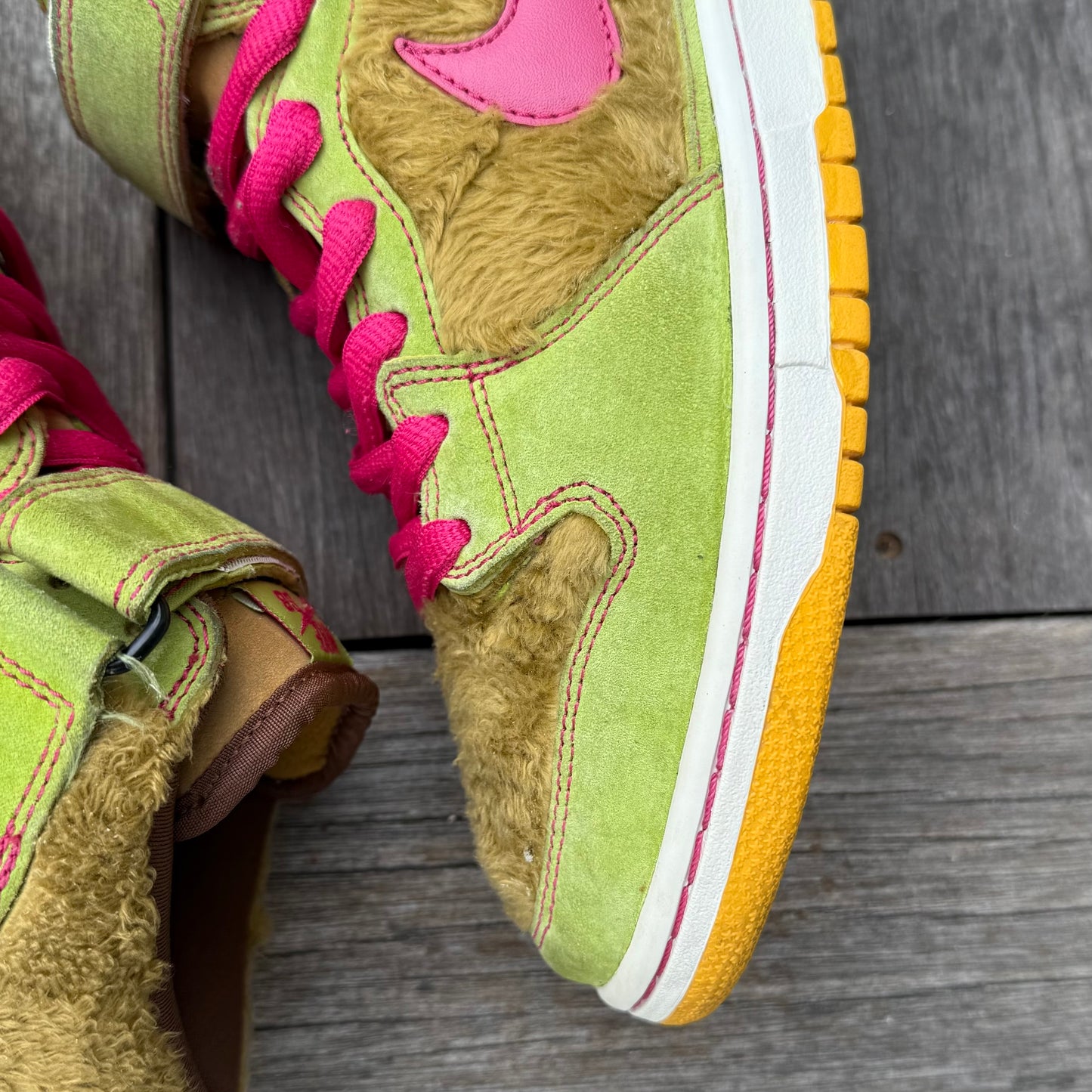 Nike SB Dunk Mid Three Bears Mama Bear Size 9.5