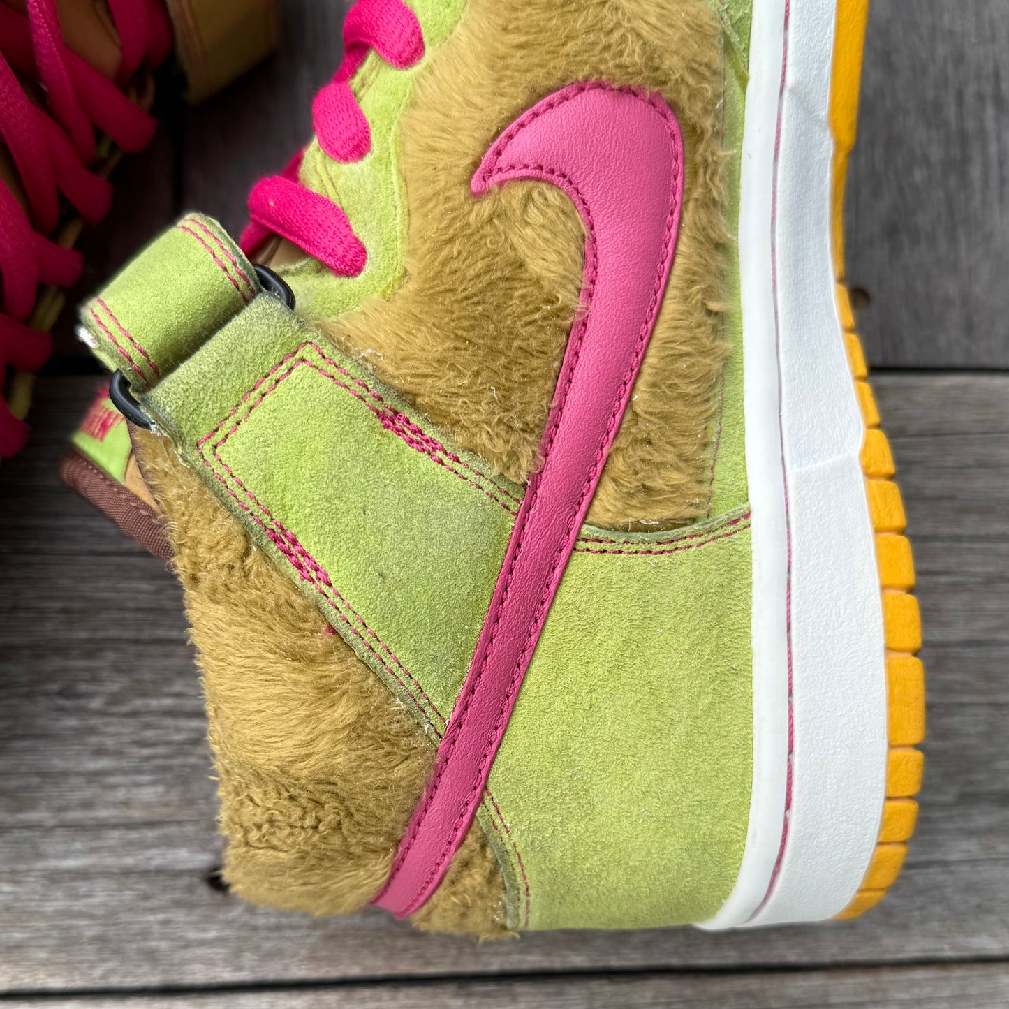 Nike SB Dunk Mid Three Bears Mama Bear Size 9.5