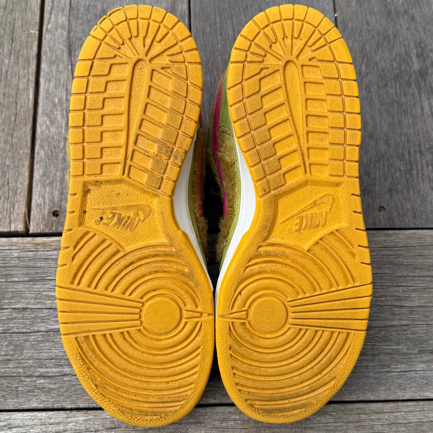 Nike SB Dunk Mid Three Bears Mama Bear Size 9.5