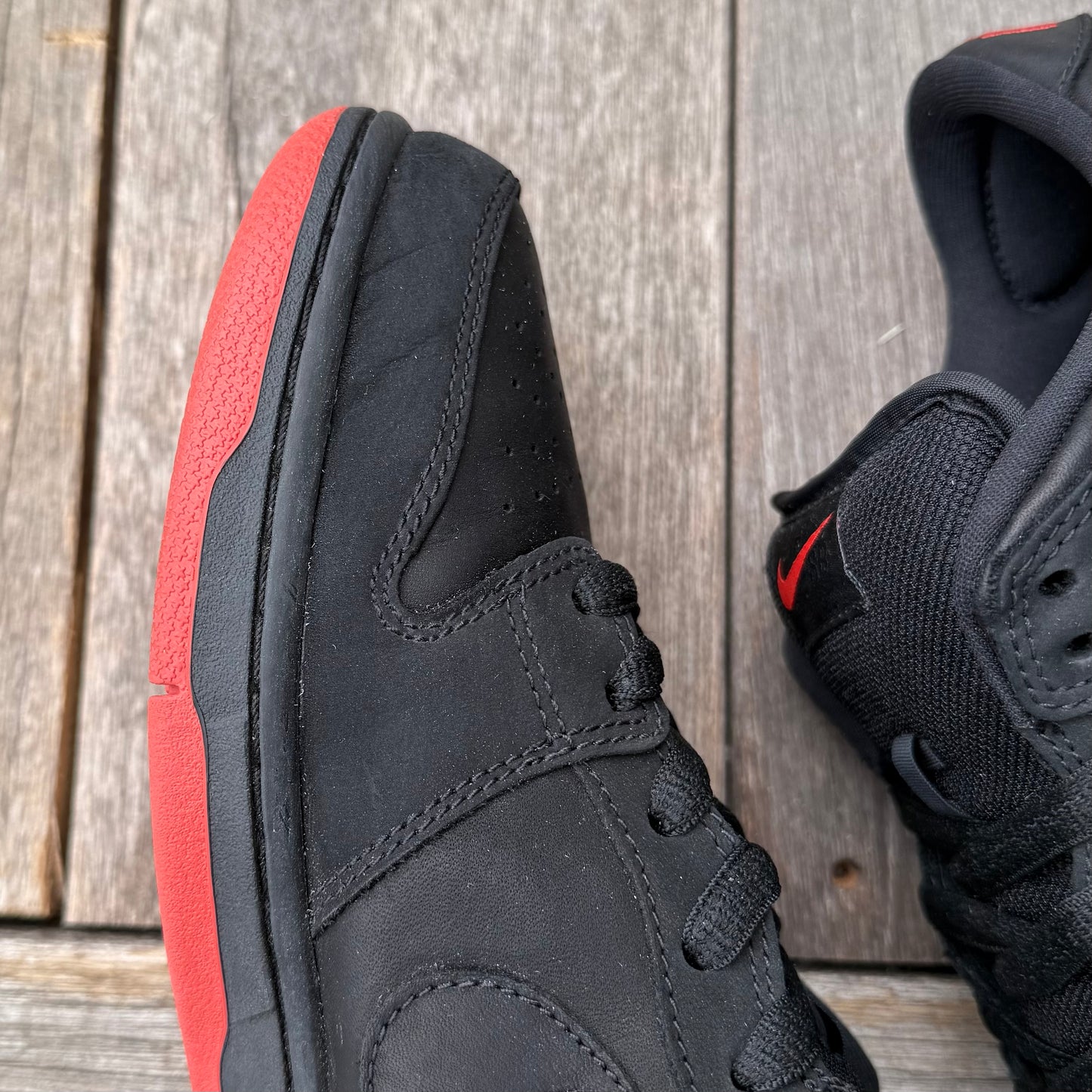 Nike SB Dunk Low Black Pigeon Size 10.5