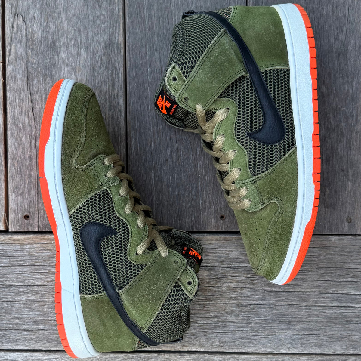 Nike SB Dunk High Faded Olive Hyper Crimson  Size 9.5