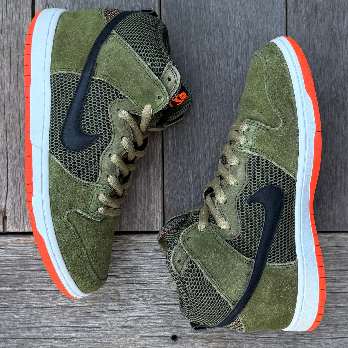 Nike SB Dunk High Faded Olive Hyper Crimson  Size 9.5