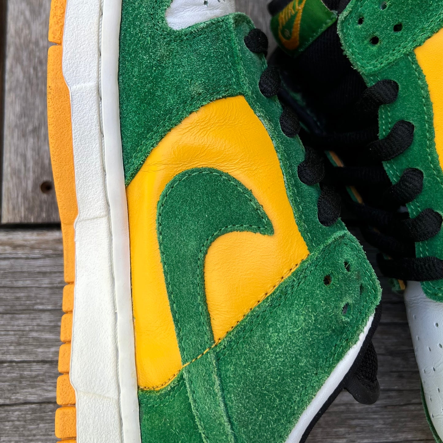 Nike SB Dunk Low Buck Size 9