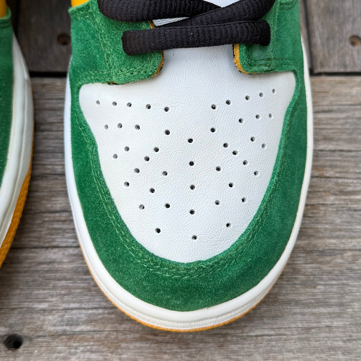 Nike SB Dunk Low Buck Size 10
