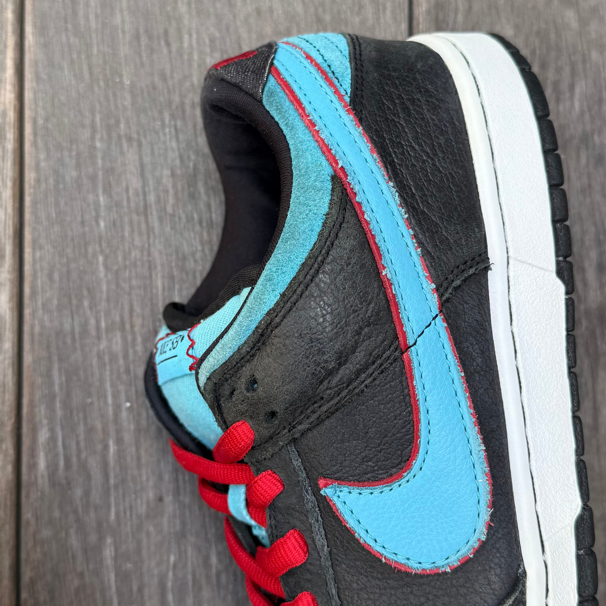 Nike SB Dunk Low Angels & Demons Size 10