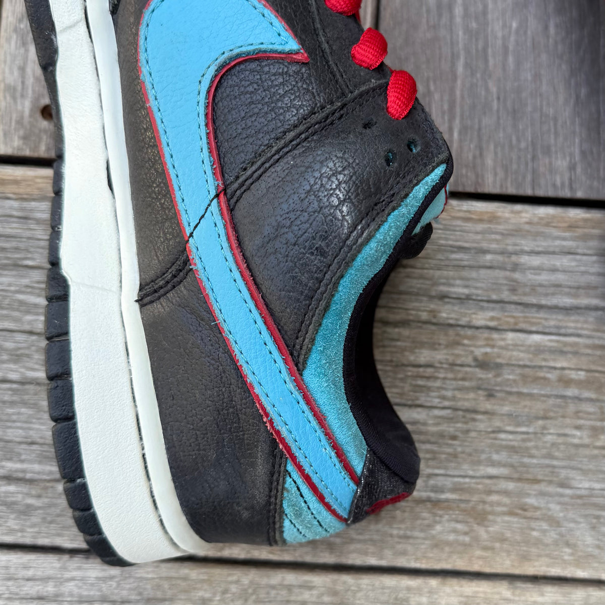 Nike SB Dunk Low Angels & Demons Size 10