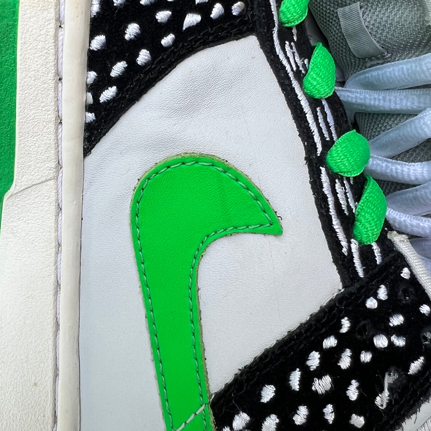 Nike SB Dunk Low Loon Size 9