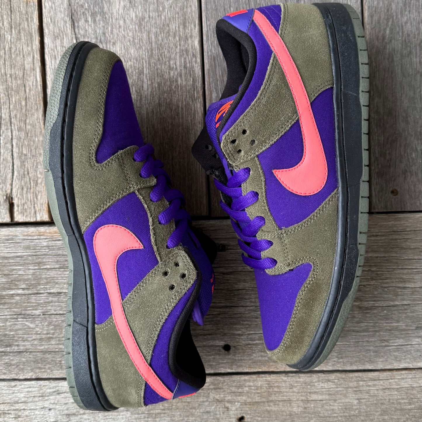 Nike SB Dunk Low Medium Olive Atomic Red Size 9