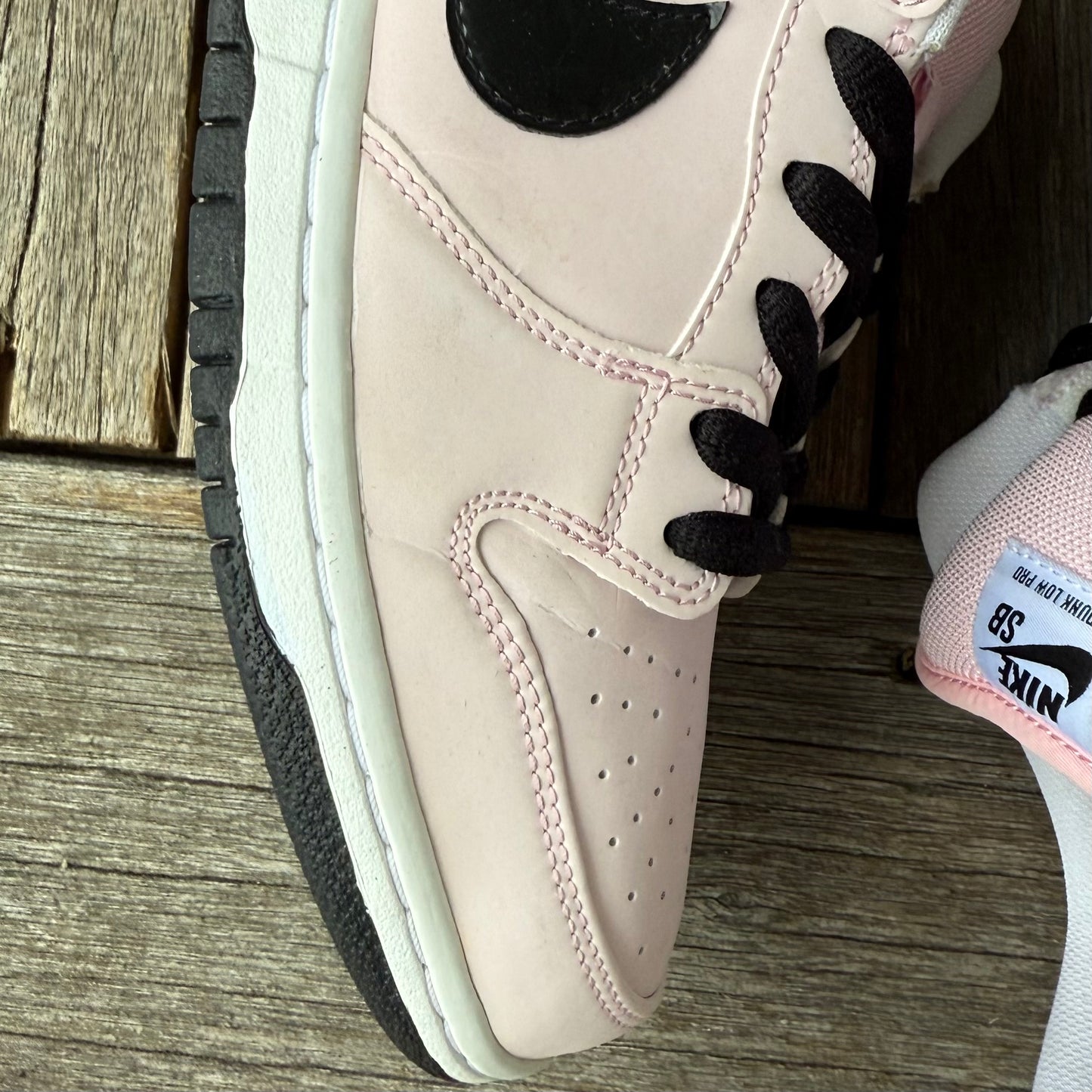 Nike SB Dunk Low Pink Box Size 9.5