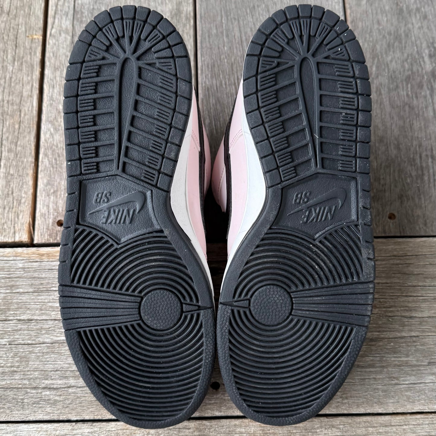 Nike SB Dunk Low Pink Box Size 9.5