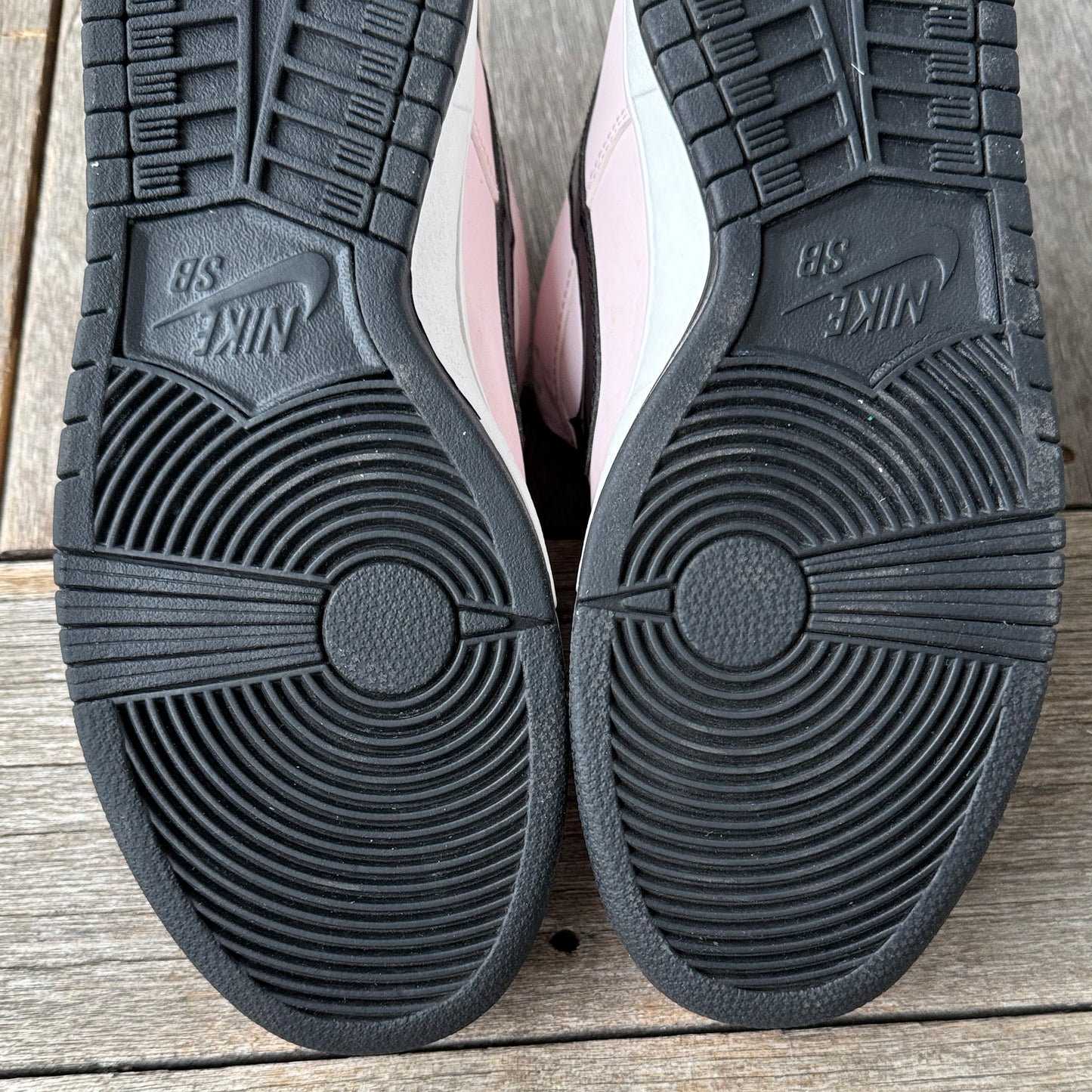 Nike SB Dunk Low Pink Box Size 9.5