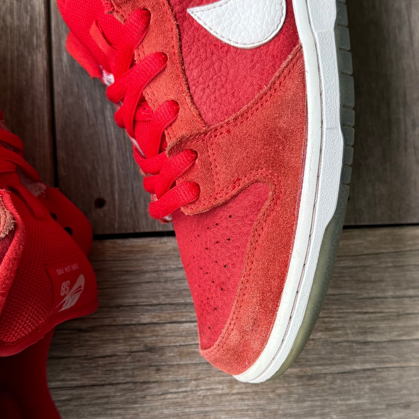 Nike SB Dunk Low Challenge Red Size 10