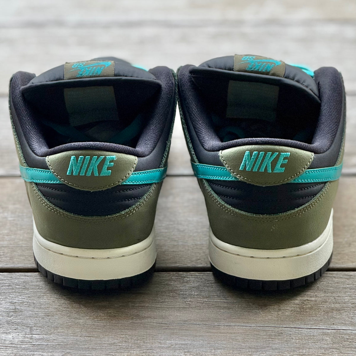 Nike SB Dunk Low Medium Olive Turbo Size 10.5