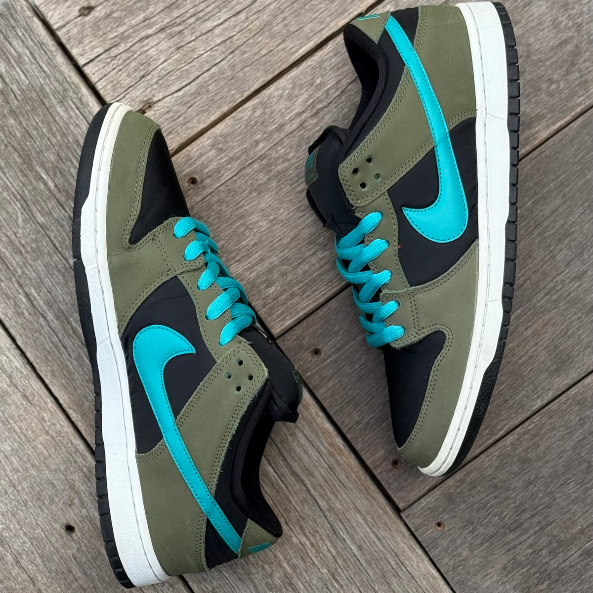 Nike SB Dunk Low Medium Olive Turbo Size 10.5