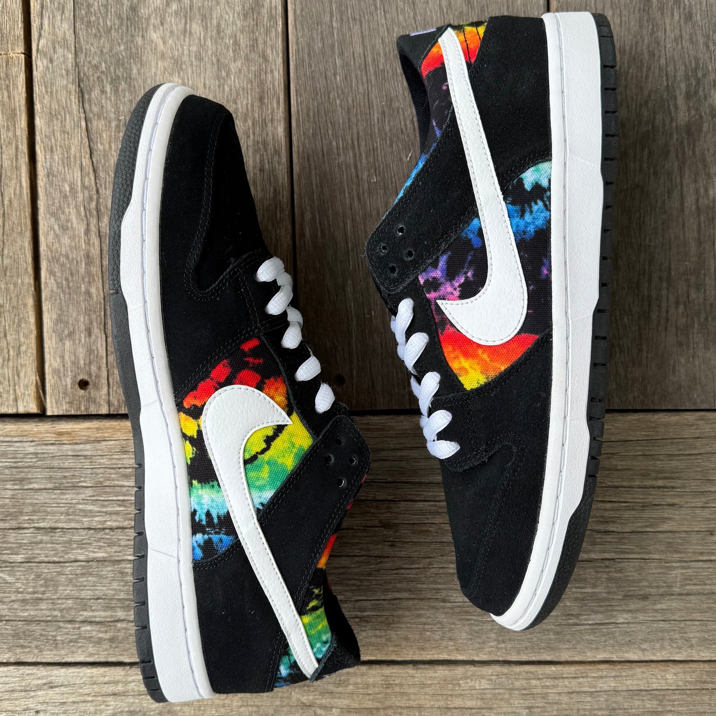 Nike SB Dunk Low Rainbow Tie Dye IW Size 10.5