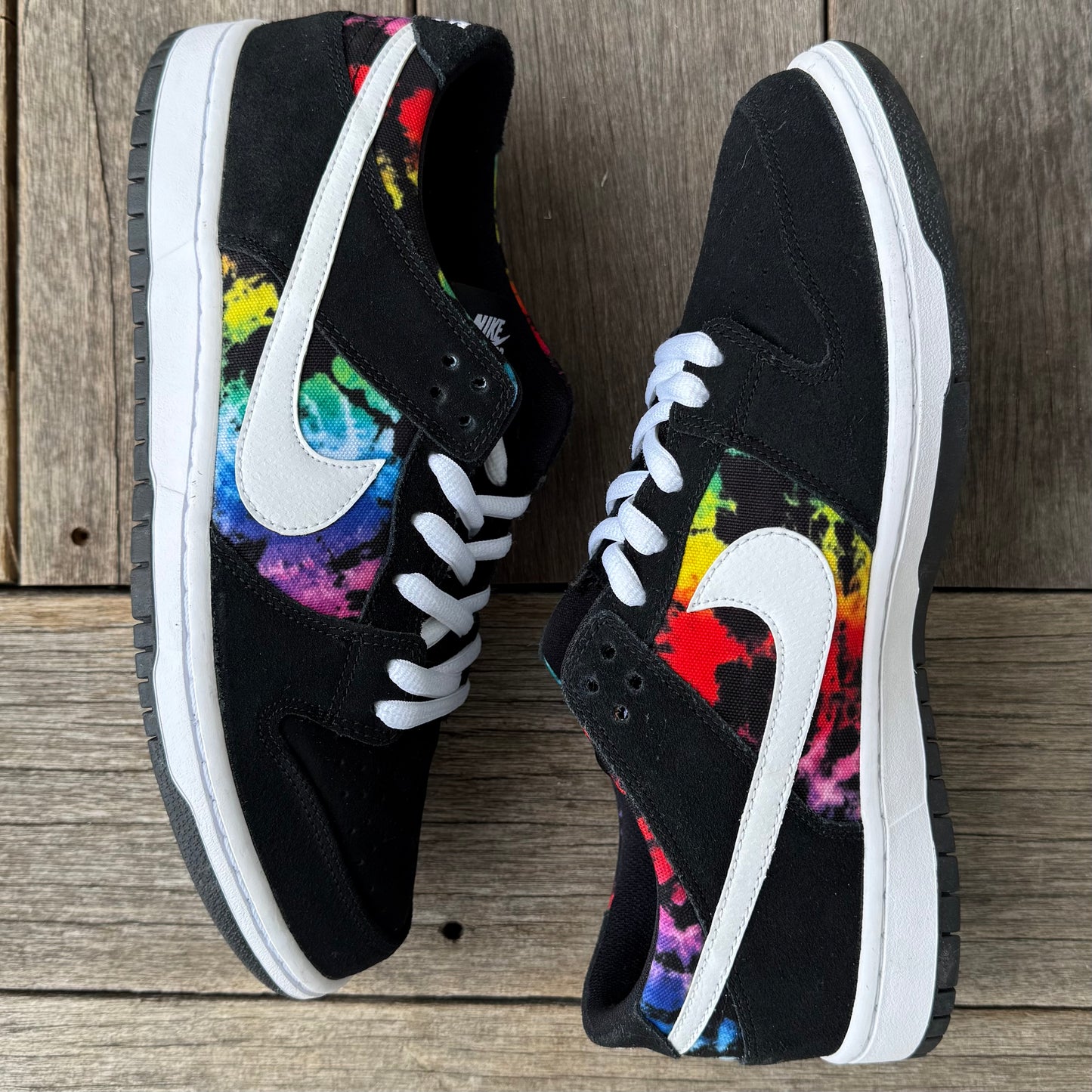 Nike SB Dunk Low Rainbow Tie Dye IW Size 10.5