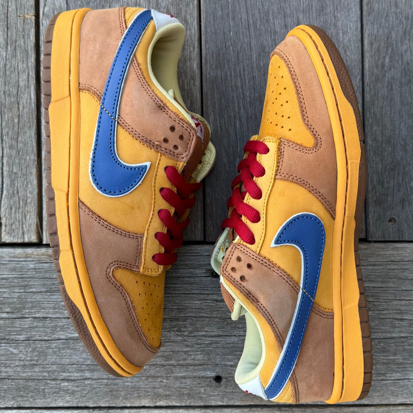 Nike SB Dunk Low Newcastle Brown Ale Size 8.5