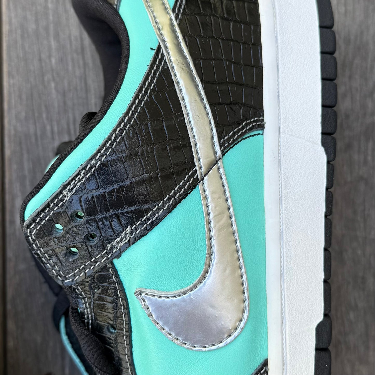 Nike SB Dunk Low Tiffany Diamond Size 11
