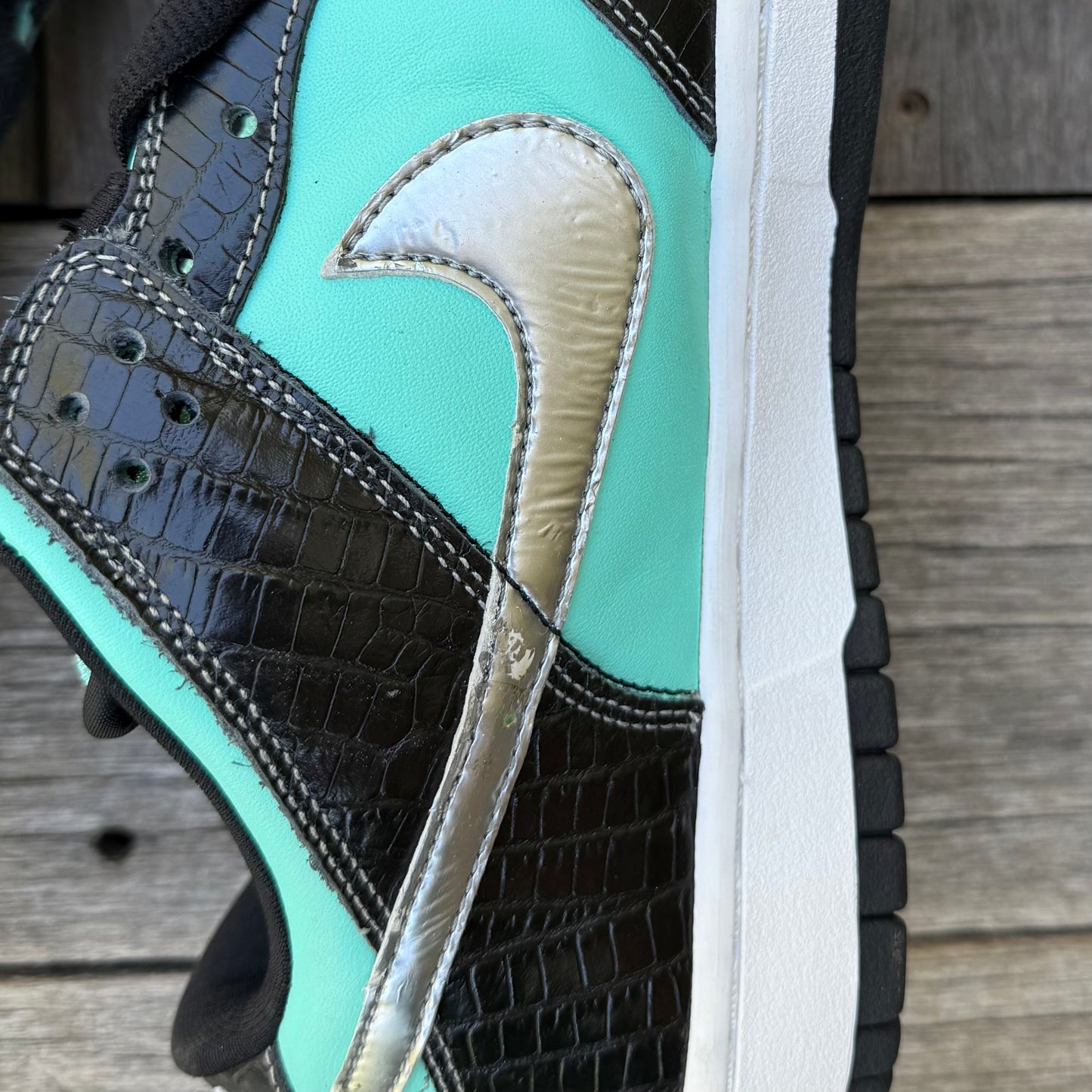 Nike SB Dunk Low Tiffany Diamond Size 11