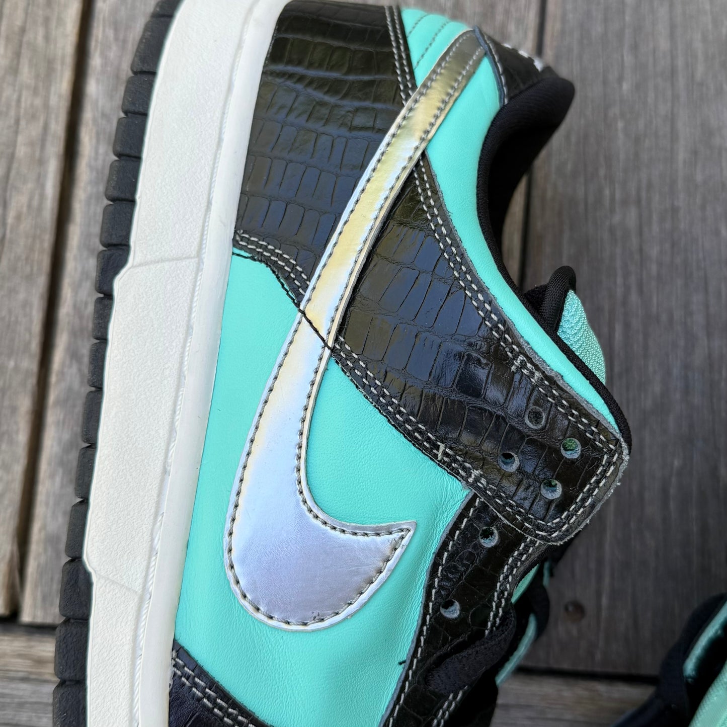 Nike SB Dunk Low Tiffany Diamond Size 11
