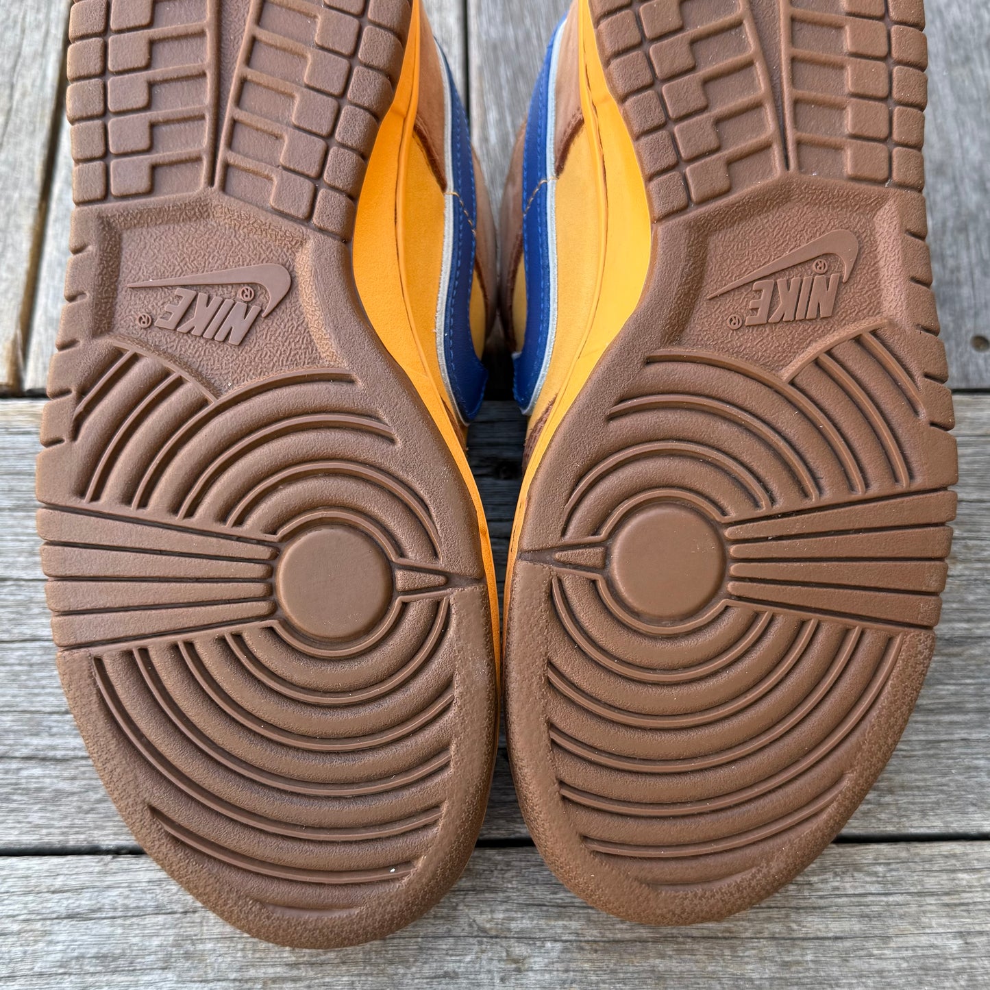 Nike SB Dunk Low Newcastle Brown Ale Size 8.5