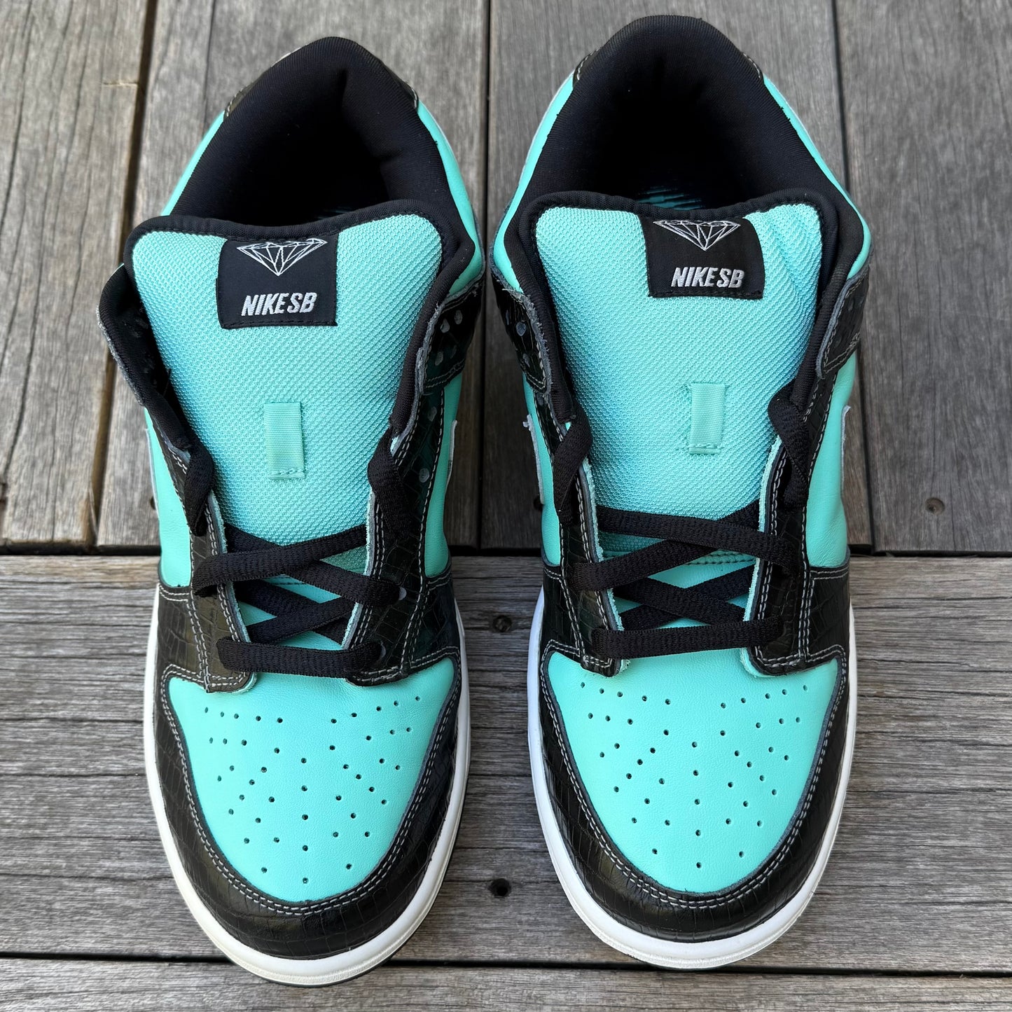 Nike SB Dunk Low Tiffany Diamond Size 11