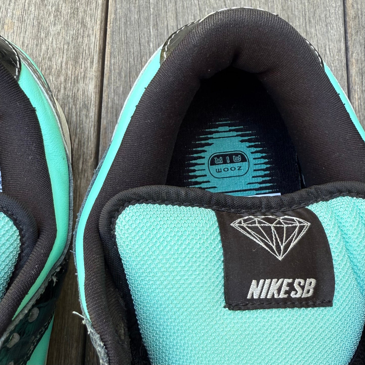 Nike SB Dunk Low Tiffany Diamond Size 11