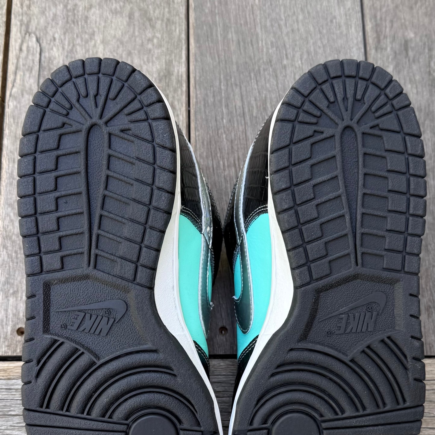 Nike SB Dunk Low Tiffany Diamond Size 11