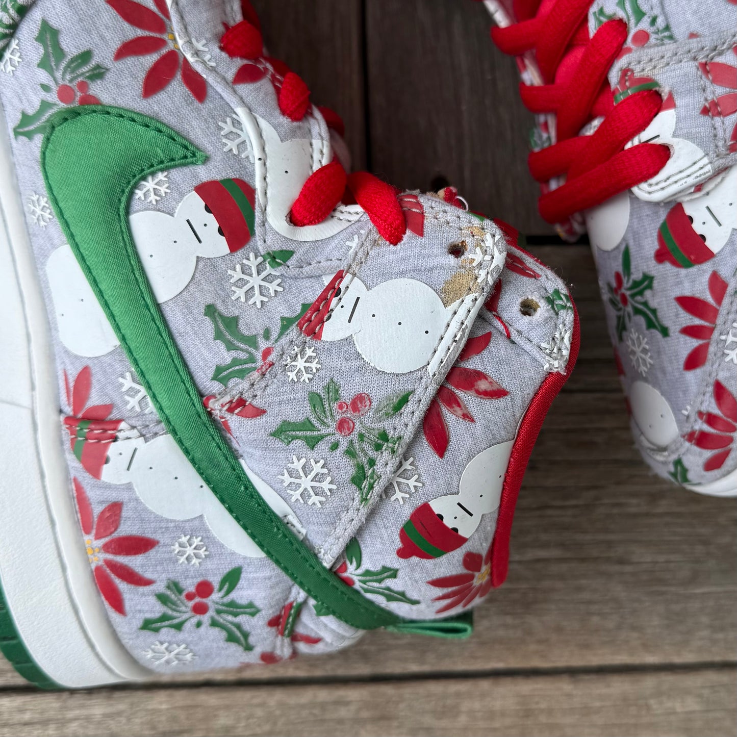 Nike SB Dunk High Ugly Christmas Sweater Grey Size 9