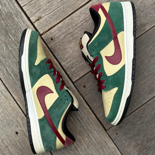 Nike SB Dunk Low Jameson Vegas Gold Size 9