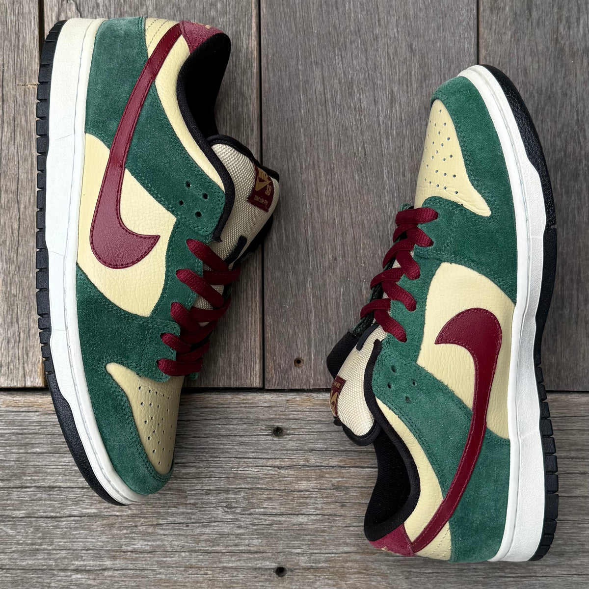 Nike SB Dunk Low Jameson Vegas Gold Size 9