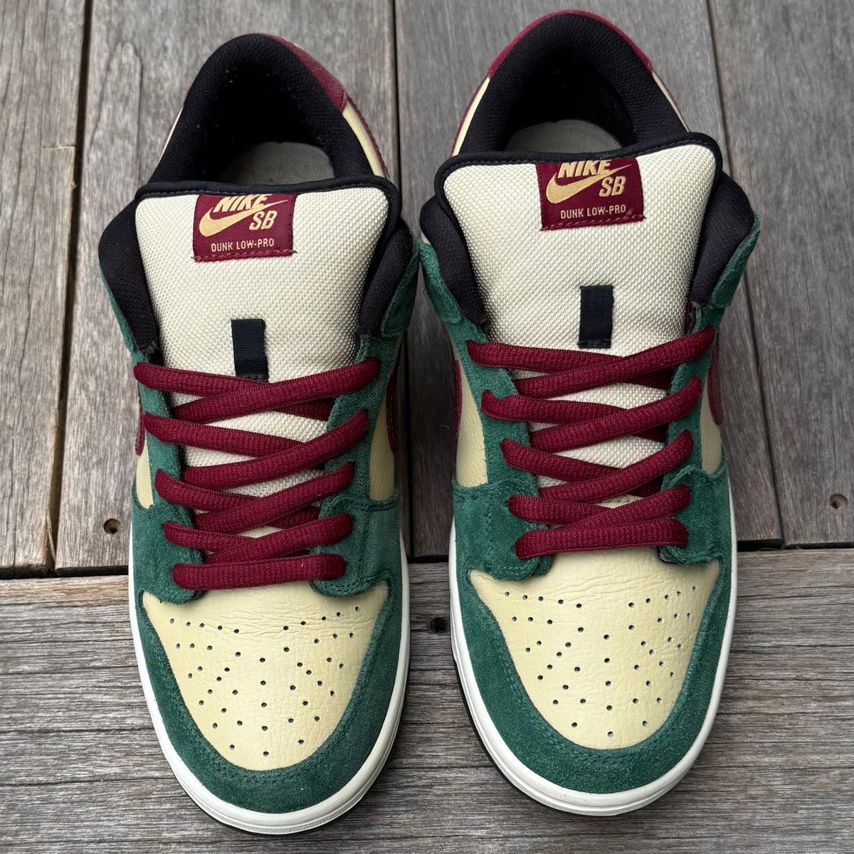 Nike SB Dunk Low Jameson Vegas Gold Size 9