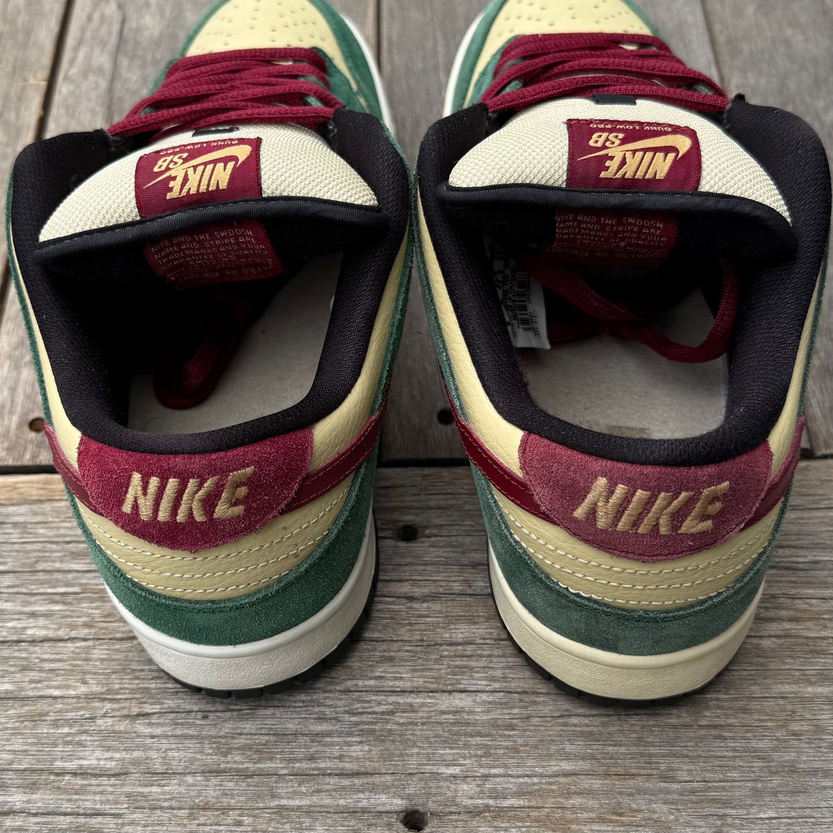 Nike SB Dunk Low Jameson Vegas Gold Size 9