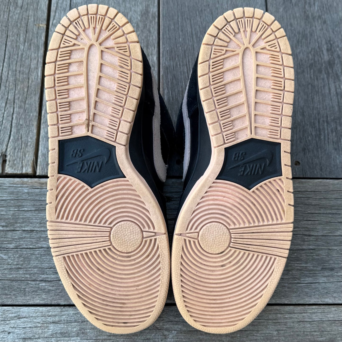 Nike SB Dunk Low Black Washed Coral Size 11.5