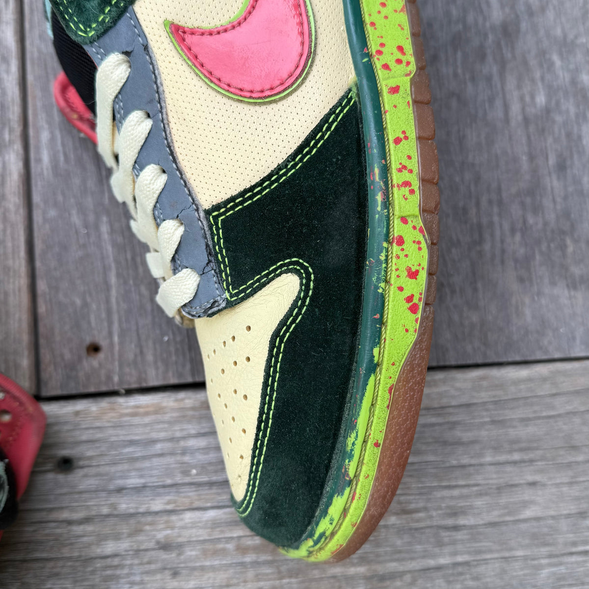 Nike SB Dunk Low Mosquito Size 10