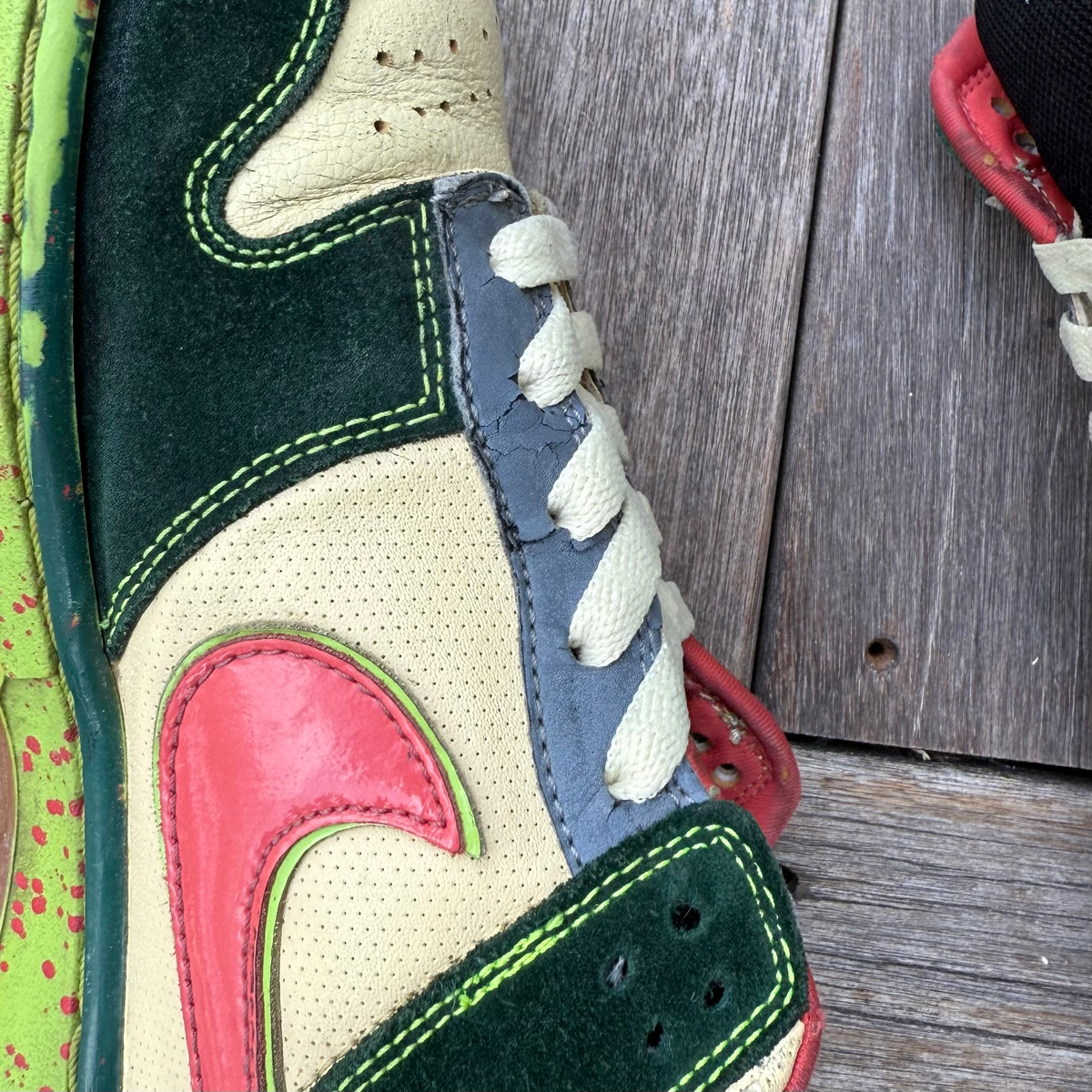 Nike SB Dunk Low Mosquito Size 10