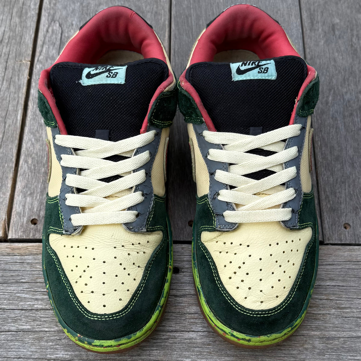 Nike SB Dunk Low Mosquito Size 10