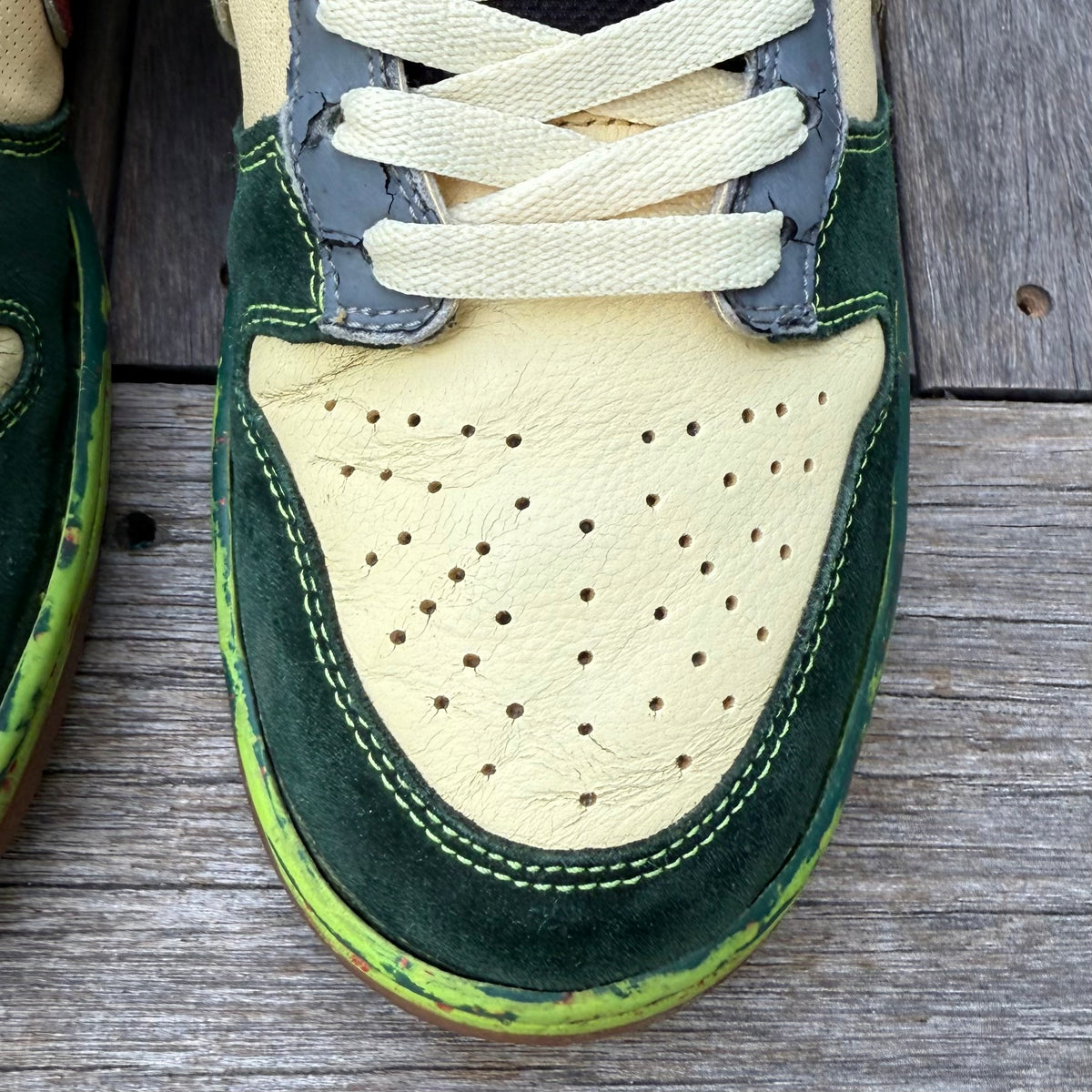 Nike SB Dunk Low Mosquito Size 10