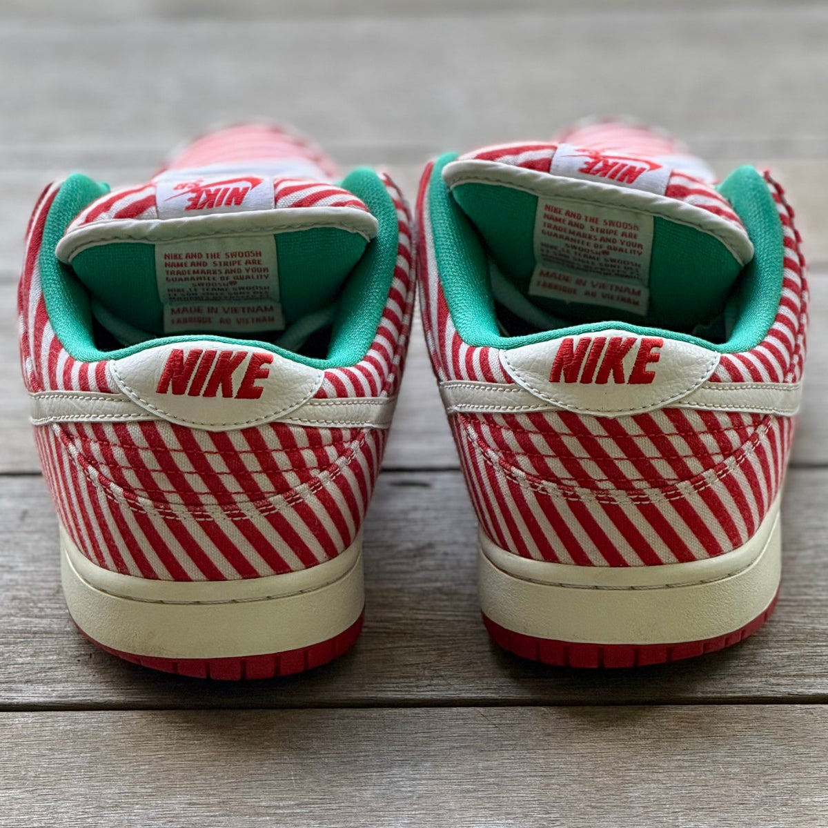 Nike SB Dunk Low Candy Cane Size 10