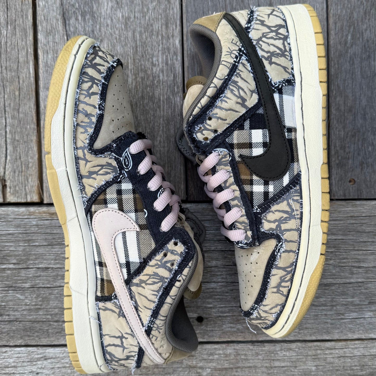 Nike SB Dunk Low Travis Scott Size 8.5