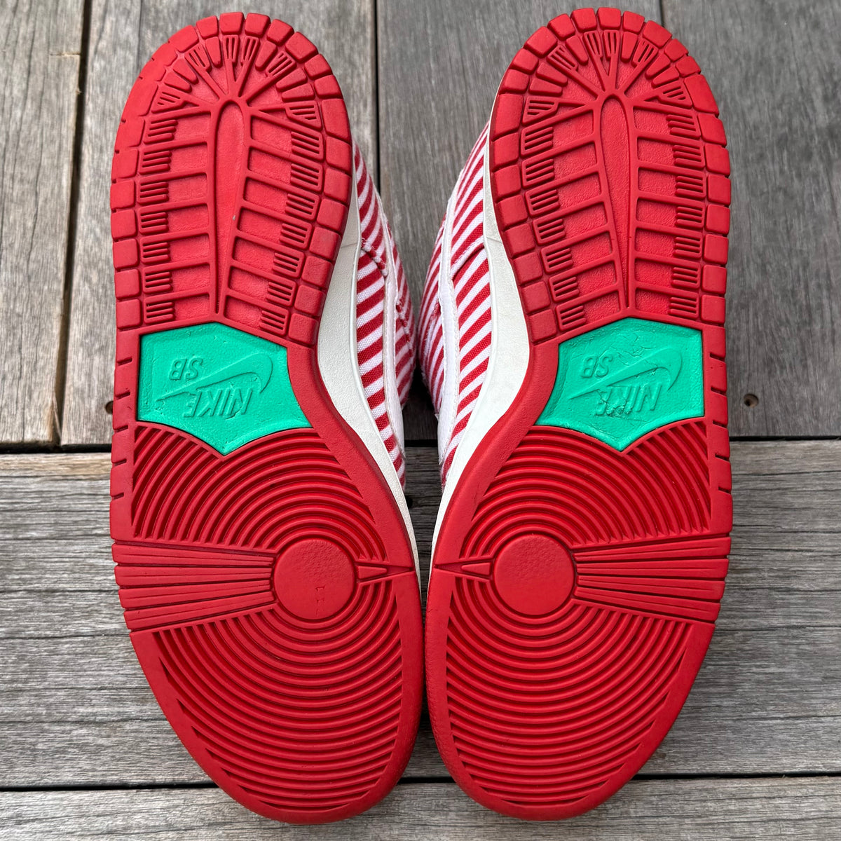 Nike SB Dunk Low Candy Cane Size 10