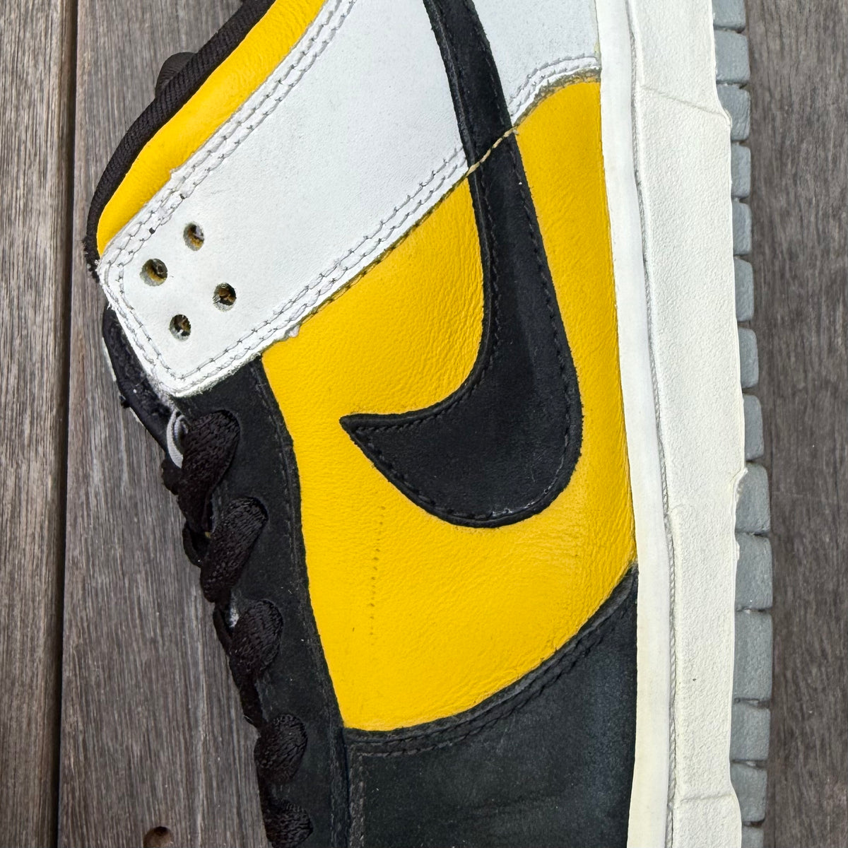 Nike SB Dunk Low BIC Size 9.5