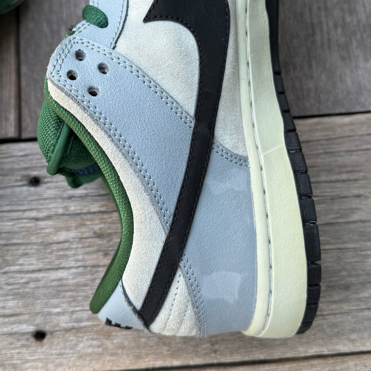 Nike SB Dunk Low Central Park Maple Leaf Size 11.5