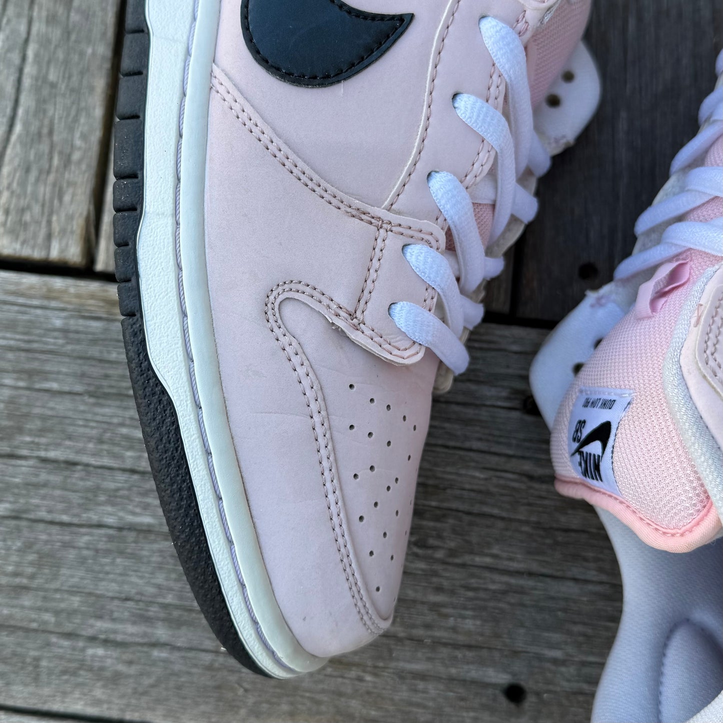 Nike SB Dunk Low Pink Box Size 10.5