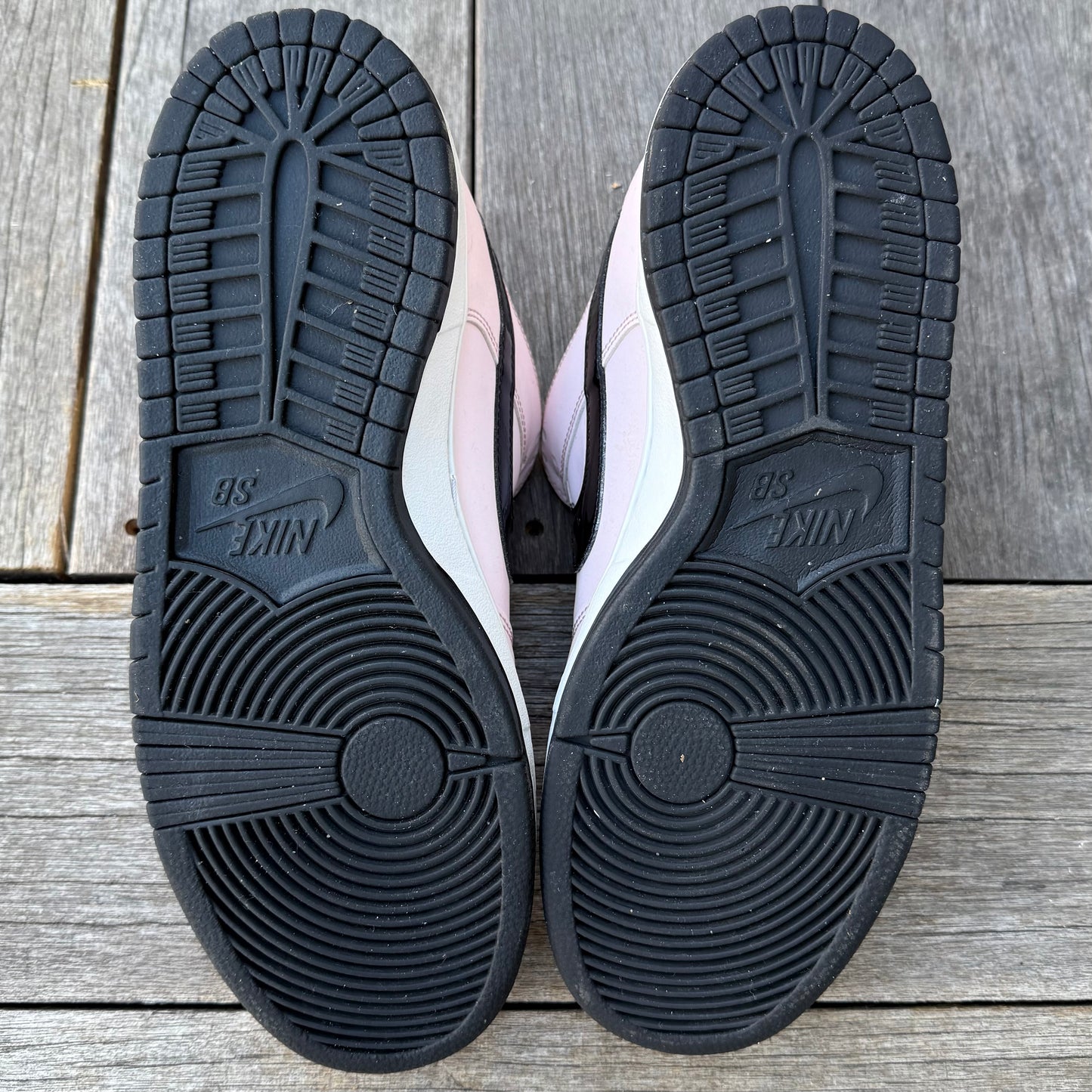 Nike SB Dunk Low Pink Box Size 10.5