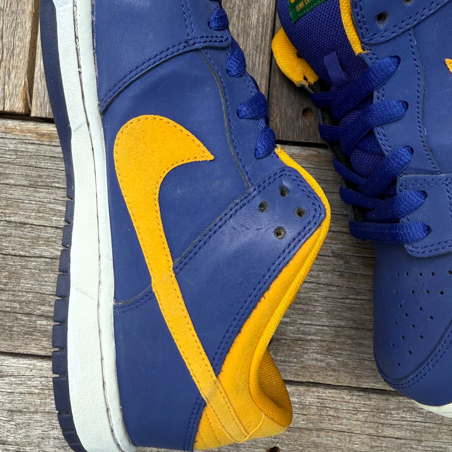 Nike SB Dunk Low Midas Gold Brazil Size 11