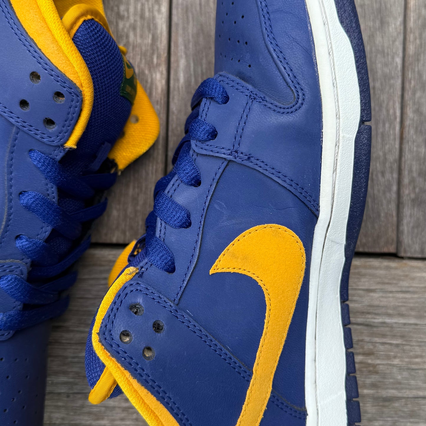 Nike SB Dunk Low Midas Gold Brazil Size 11