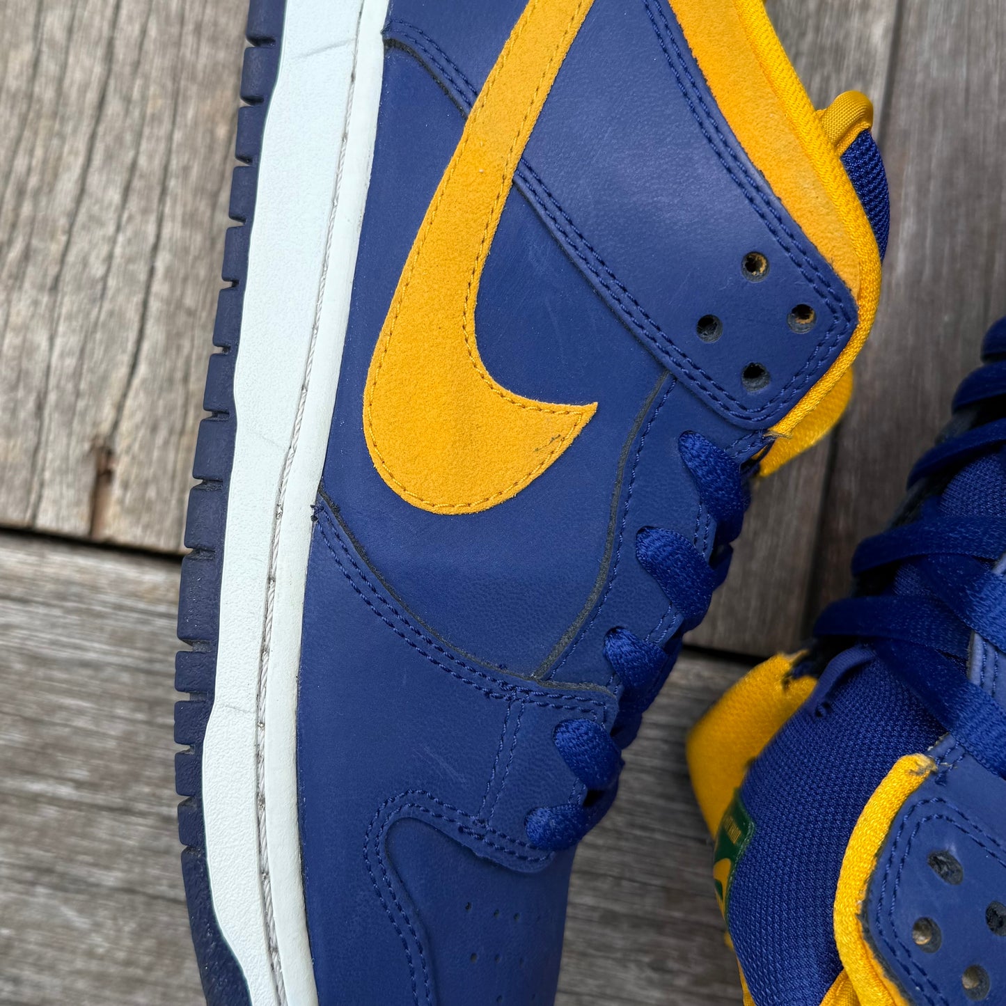 Nike SB Dunk Low Midas Gold Brazil Size 11