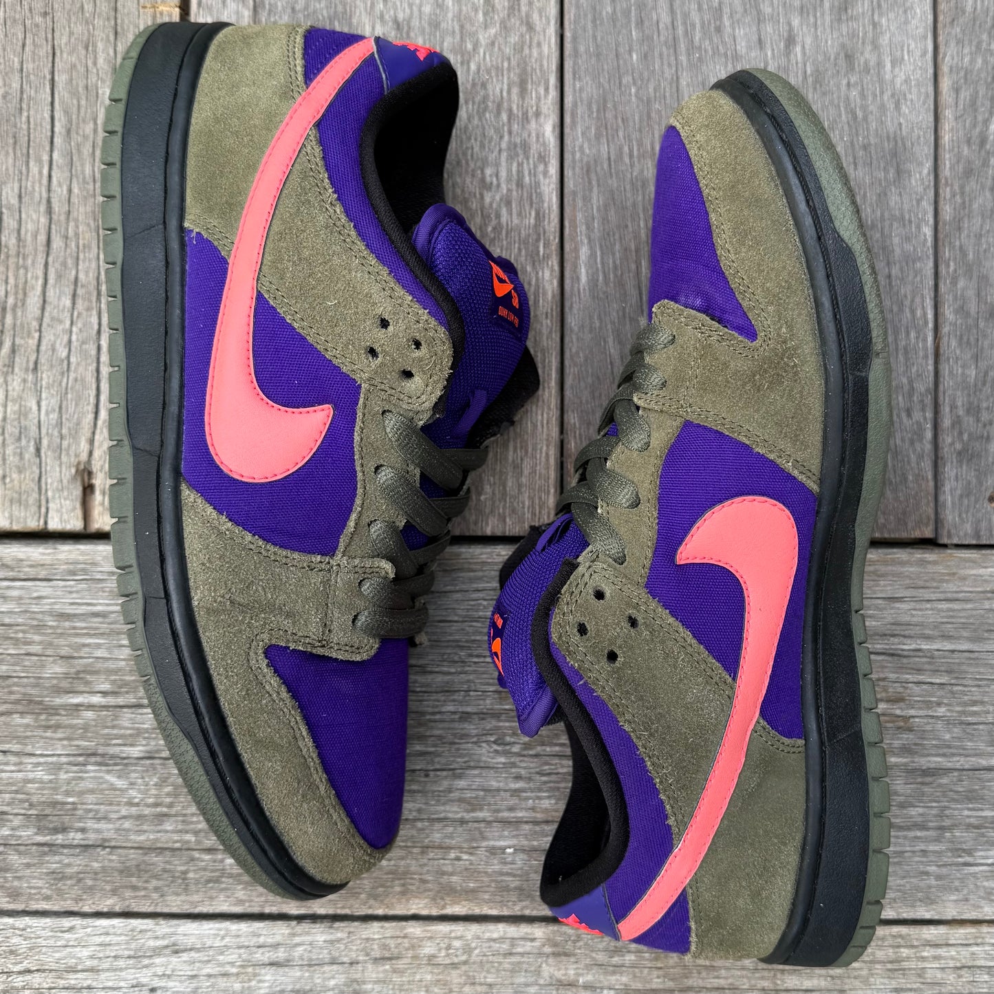 Nike SB Dunk Low Medium Olive Atomic Red Size 9.5